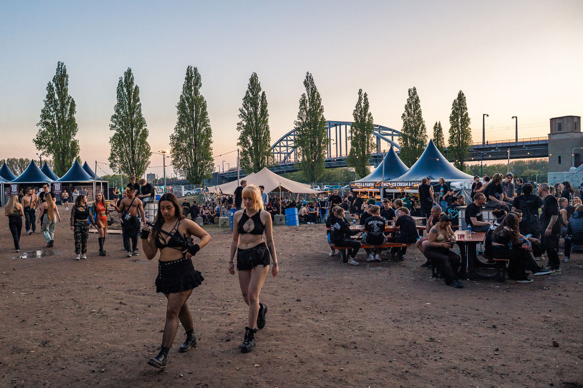 Loading... just a sec